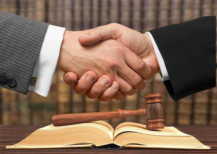 وکیل قراردادها در مشهد